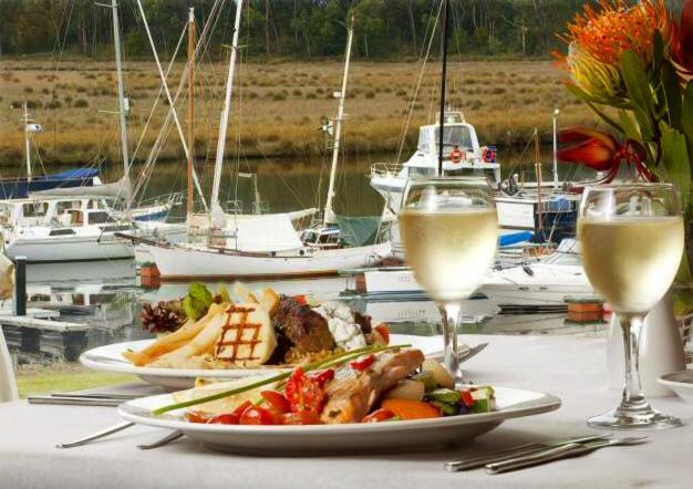 Kermandie Hotel Port Huon Екстериор снимка