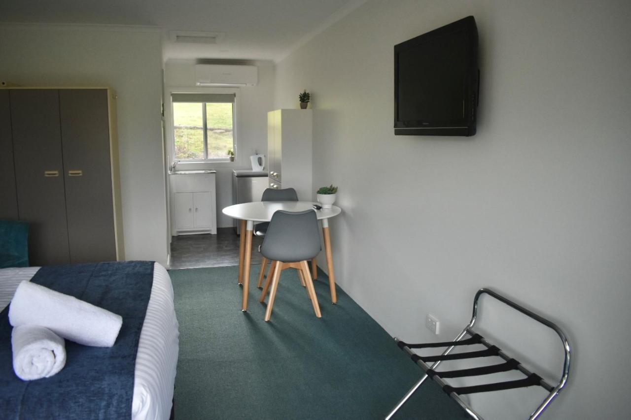 Kermandie Hotel Port Huon Екстериор снимка