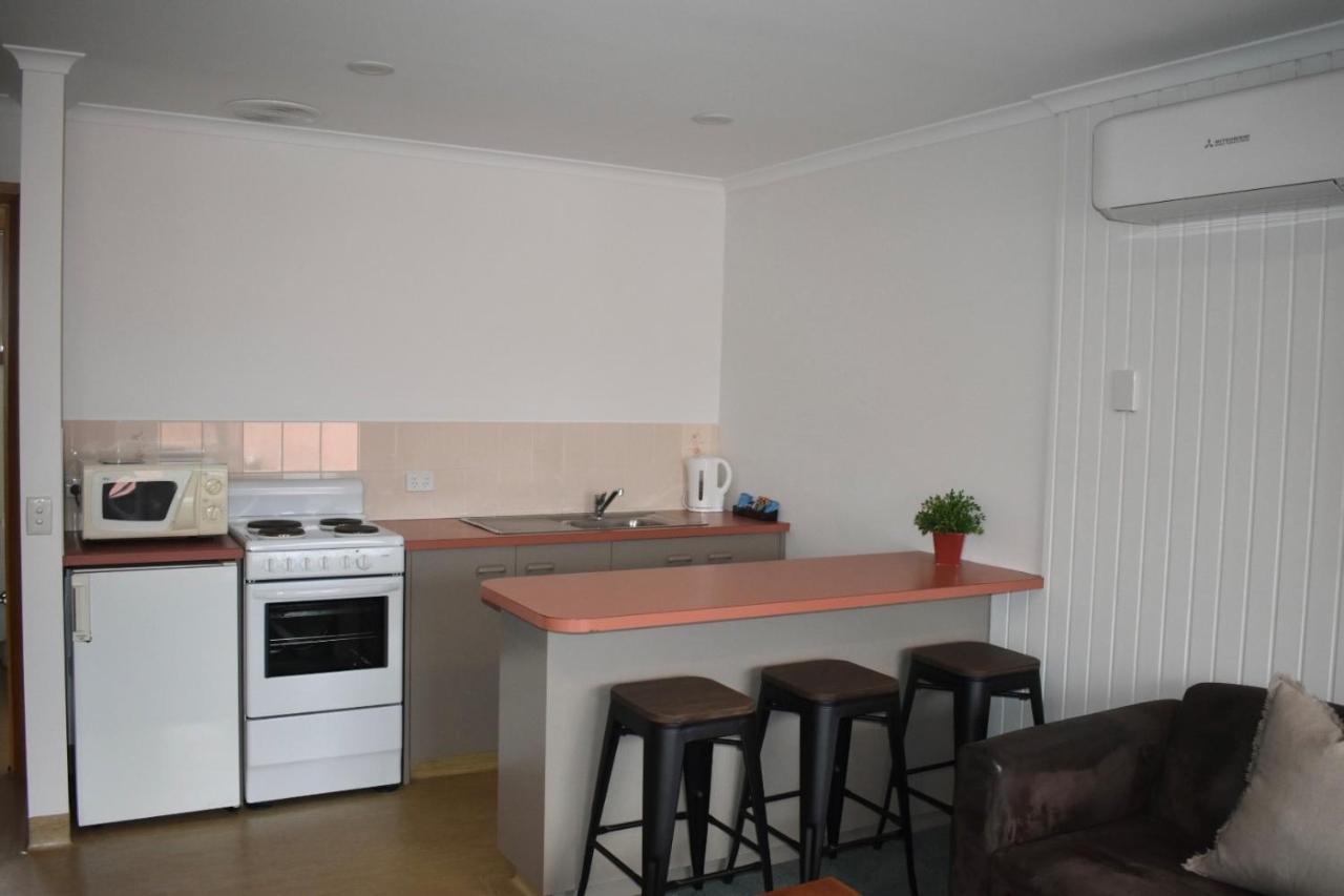 Kermandie Hotel Port Huon Екстериор снимка