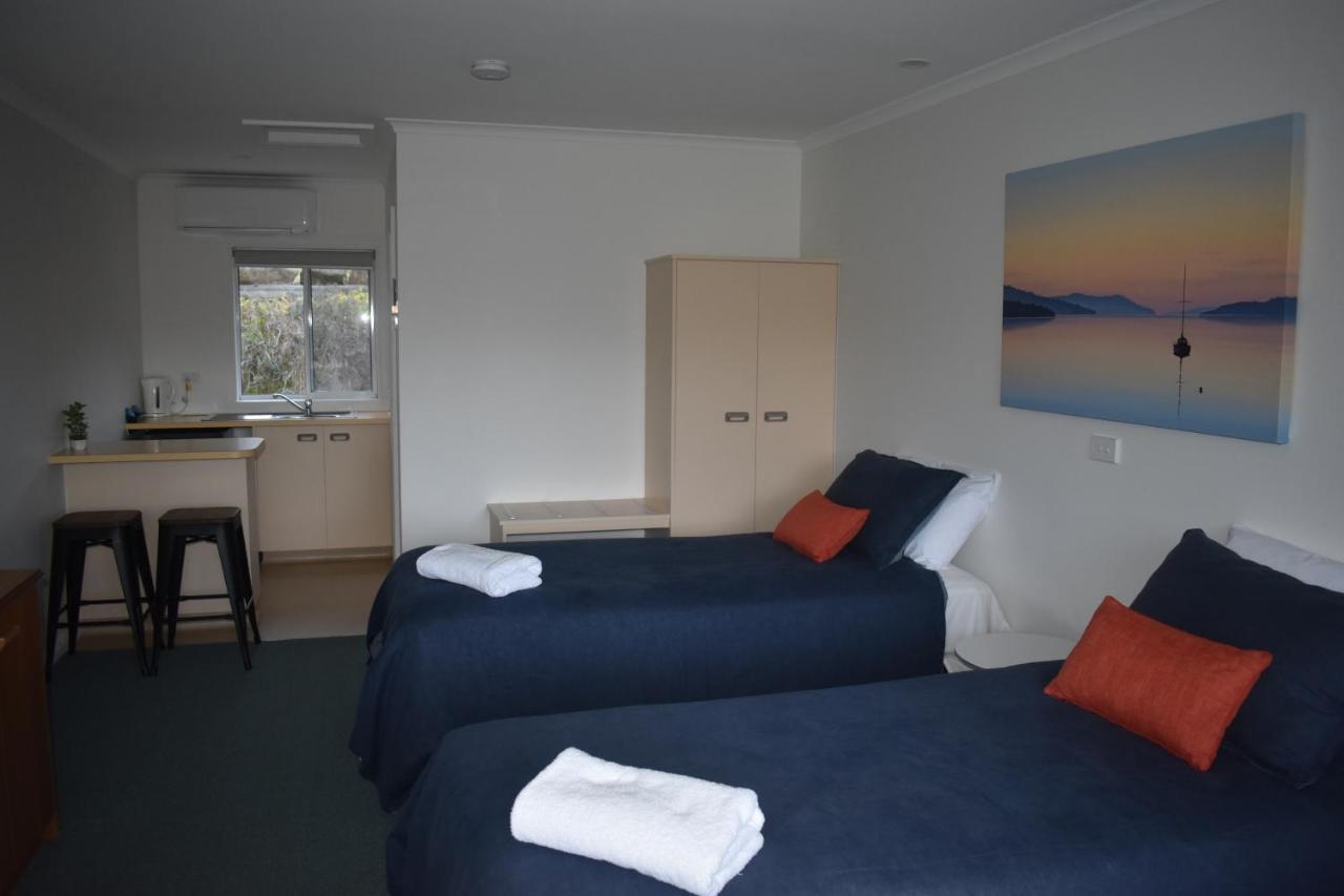 Kermandie Hotel Port Huon Екстериор снимка