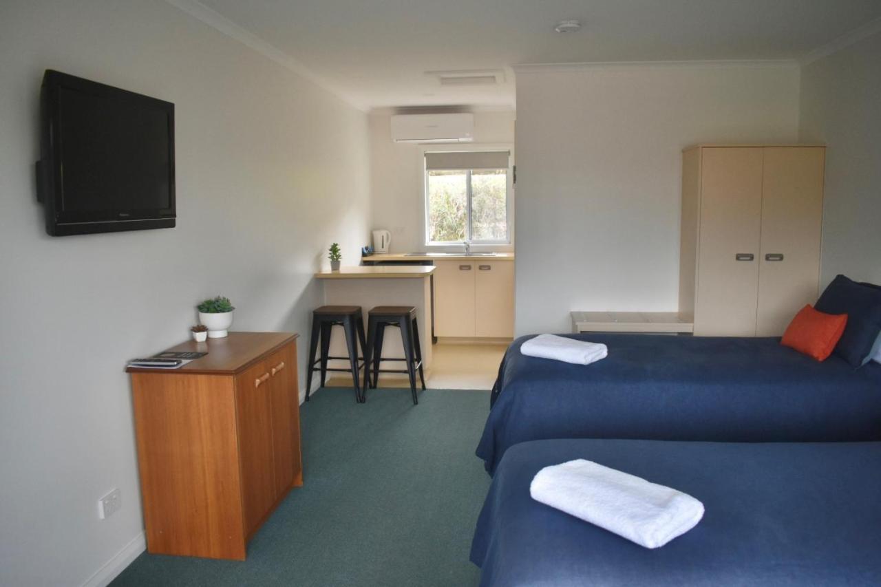 Kermandie Hotel Port Huon Екстериор снимка